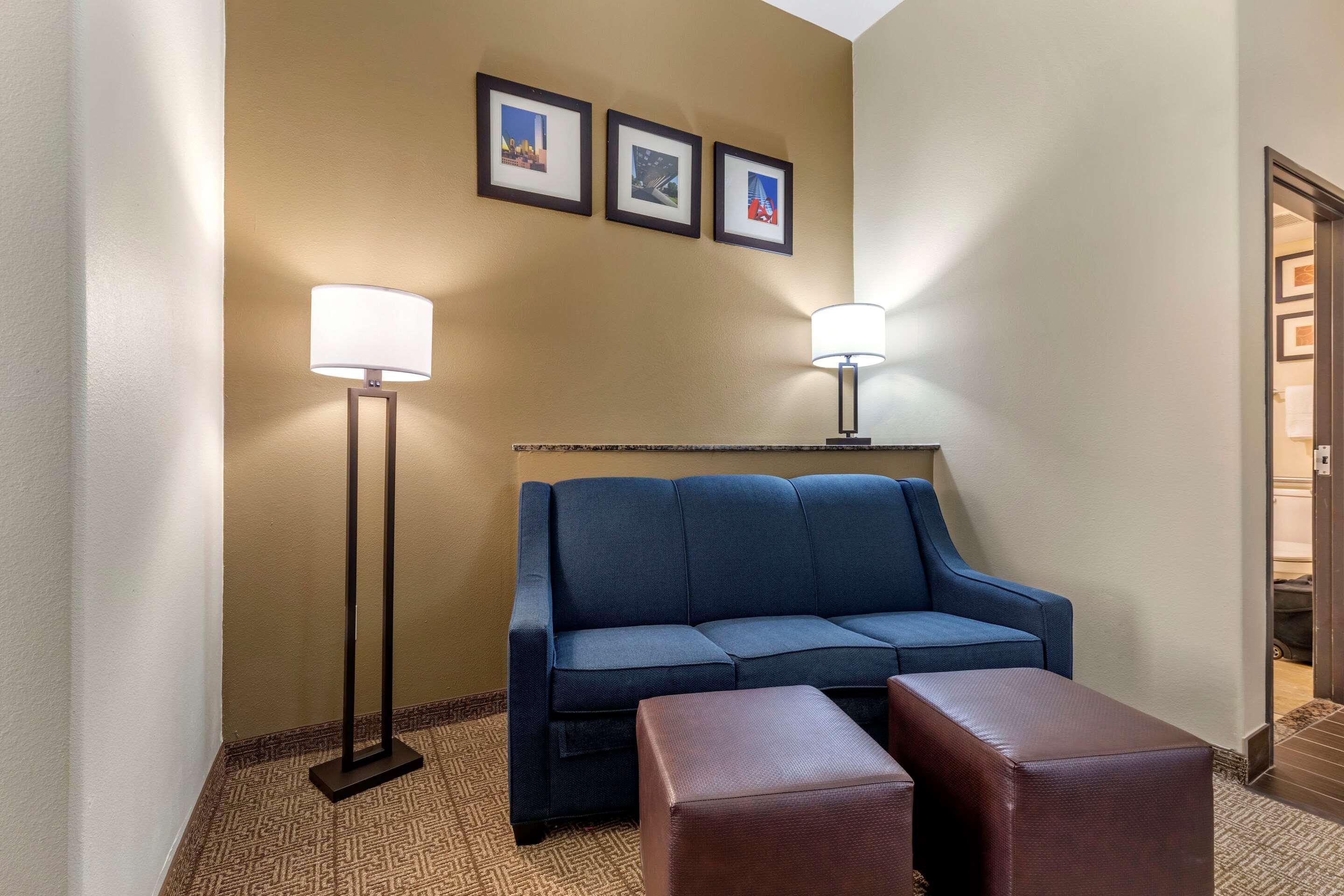 Comfort Suites West Dallas - Cockrell Hill Exterior foto