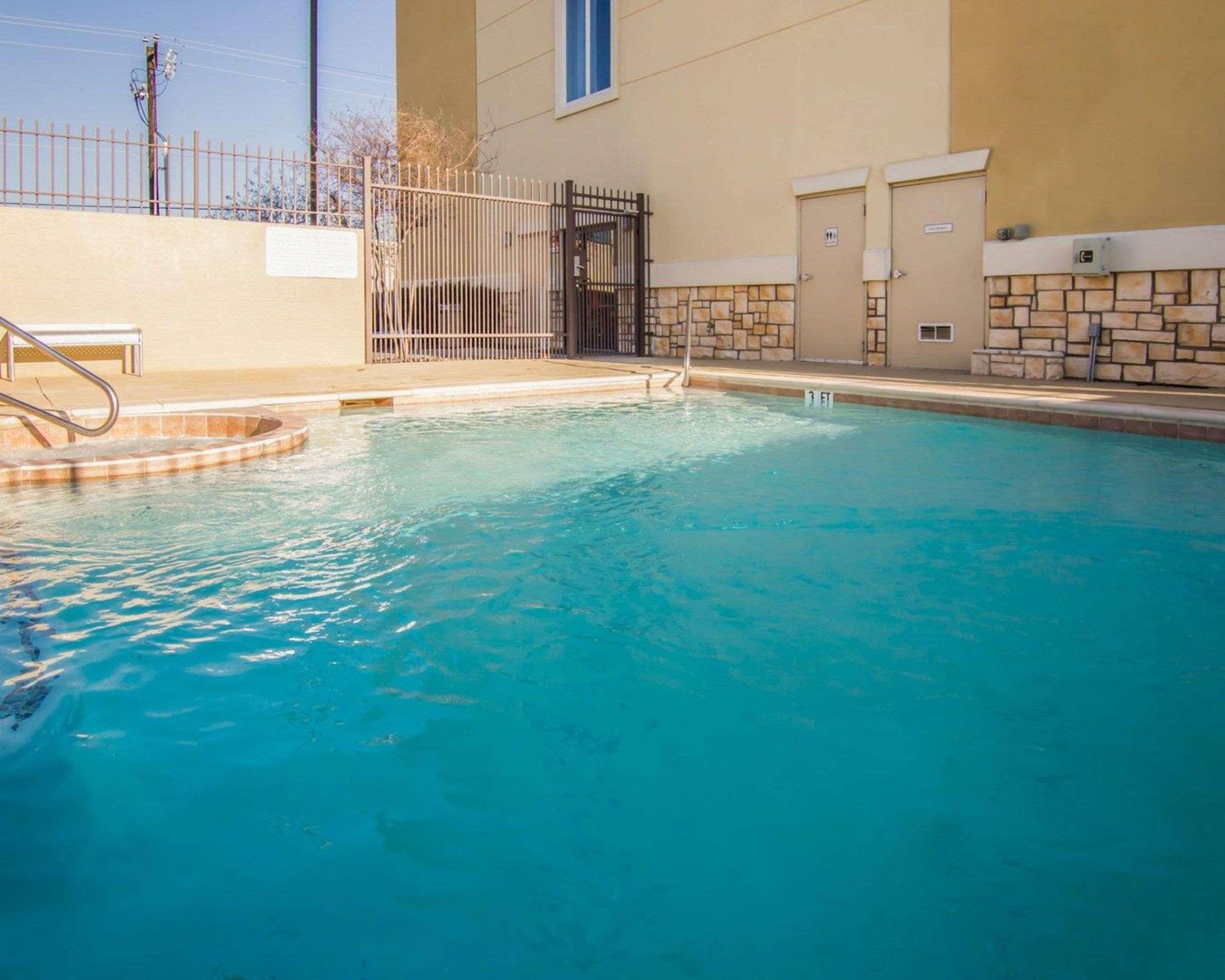 Comfort Suites West Dallas - Cockrell Hill Exterior foto